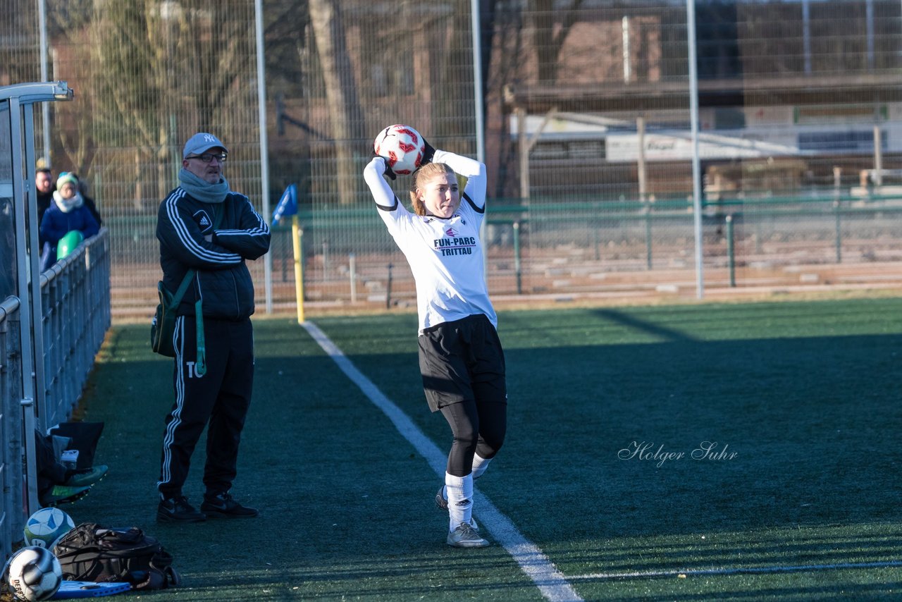 Bild 120 - Frauen SG Holstein Sued - SV Gruenweiss-Siebenbaeumen : Ergebnis: 0:2